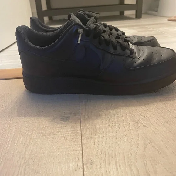 All black nike Air Force 1 - Picture 2 of 6